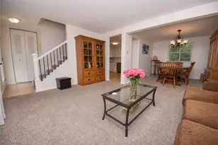 1674 Cloverview Dr, Green, OH 44685 - Photo 5