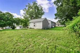 2680 Nesmith Lake Blvd, Akron, OH 44314 - Photo 31