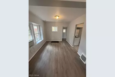 702 Grace Avenue, Akron, OH 44320 - Photo 5