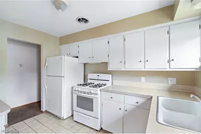 917 35th Street NW, Canton, OH 44709 - Photo 11