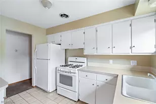917 35th St NW, Canton, OH 44709 - Photo 11