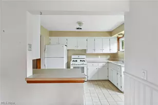 917 35th St NW, Canton, OH 44709 - Photo 9