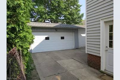 2165 Glenbury Avenue, Oakwood, OH 44107 - Photo 45