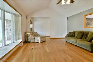 750 Blueberry Hill Dr, Canfield, OH 44406 - Photo 7