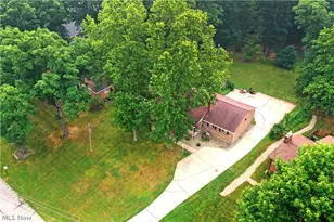 750 Blueberry Hill Dr, Canfield, OH 44406 - Photo 3