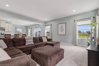 7906 Cobbler Avenue NE, Canton, OH 44721 - Photo 9