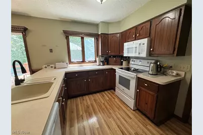 8201 Orchard Road, Concord Twp, OH 44077 - Photo 9
