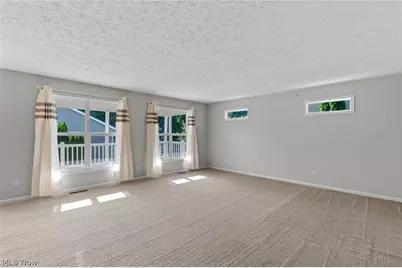 995 Flanders Drive, Wadsworth, OH 44281 - Photo 5
