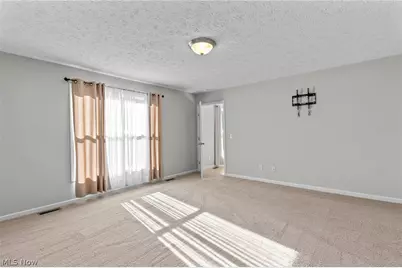 995 Flanders Drive, Wadsworth, OH 44281 - Photo 15