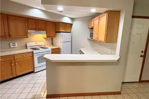 4046 St Andrews Ct, Canfield, OH 44406 - Photo 7