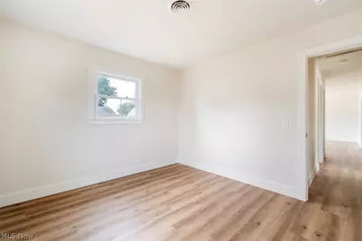 2402 NE Morris Avenue, Canton, OH 44705 - Photo 25