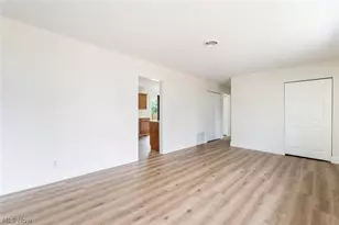 2402 NE Morris Ave, Canton, OH 44705 - Photo 7