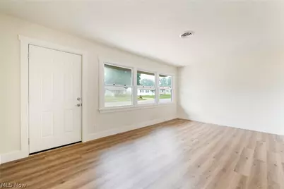2402 NE Morris Avenue, Canton, OH 44705 - Photo 9