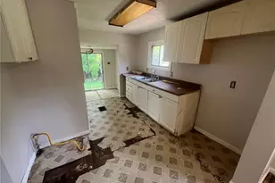 212 Pauline Ave, Akron, OH 44312 - Photo 3