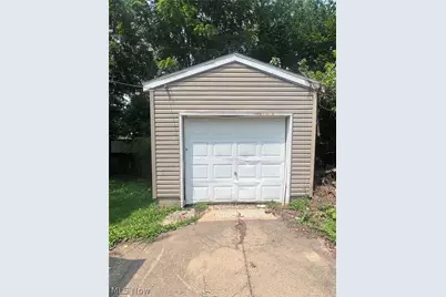 212 Pauline Avenue, Akron, OH 44312 - Photo 13