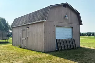 1196 Marigold St NW, Hartville, OH 44632 - Photo 3