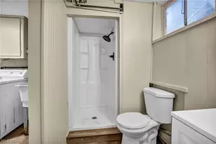 420 W Willowview Dr, Akron, OH 44319 - Photo 27