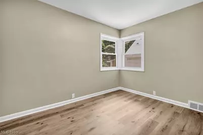 420 W Willowview Drive, Akron, OH 44319 - Photo 19