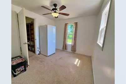 10677 Baumhart Road, Amherst, OH 44001 - Photo 9