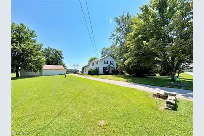 10677 Baumhart Road, Amherst, OH 44001 - Photo 5