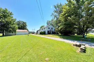 10677 Baumhart Rd, Amherst, OH 44001 - Photo 5