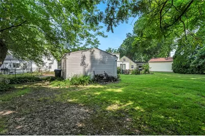 2139 Suncrest Circle, Cuyahoga Falls, OH 44221 - Photo 9