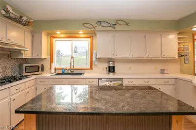 727 Sleepy Hollow Drive, Uniontown, OH 44685 - Photo 15
