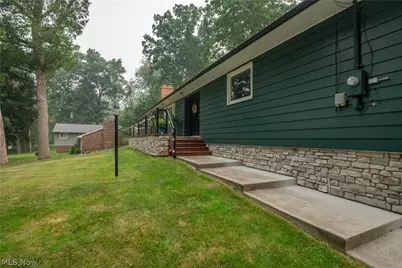 727 Sleepy Hollow Drive, Uniontown, OH 44685 - Photo 3
