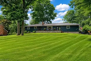 727 Sleepy Hollow Dr, Uniontown, OH 44685 - Photo 1