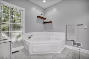 1144 Tanglewood Dr, Mantua, OH 44255 - Photo 17
