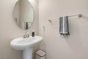 1489 Crescent Dr, Streetsboro, OH 44241 - Photo 5