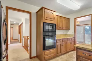 11785 Arbor Glen Dr, Chardon, OH 44024 - Photo 11