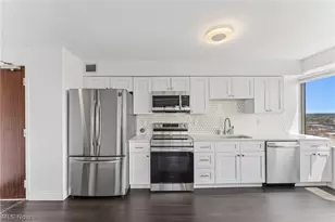 12520 Edgewater Dr, Oakwood, OH 44107 - Photo 11