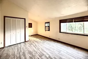 313 Vine St, East Liverpool, OH 43920 - Photo 35