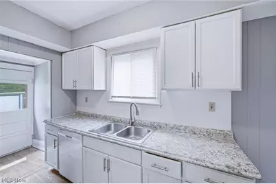 268 N Adams Street, Akron, OH 44304 - Photo 13