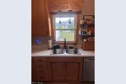 208 E Union Avenue, West Lafayette, OH 43845 - Photo 9