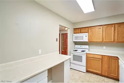 2 Meadowlawn Drive #4, Mentor, OH 44060 - Photo 7