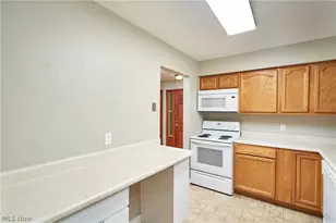 2 Meadowlawn Dr, Mentor, OH 44060 - Photo 7