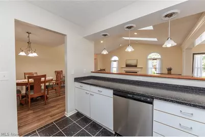 5211 Parkhurst Drive, Sheffield Village, OH 44054 - Photo 15