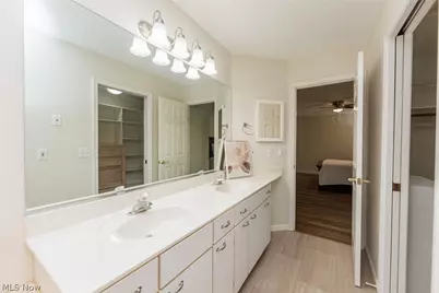 5211 Parkhurst Drive, Sheffield Village, OH 44054 - Photo 21