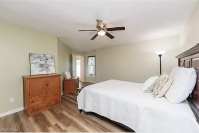 5211 Parkhurst Drive, Sheffield Village, OH 44054 - Photo 19