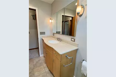 319 Bachtel Street SE, North Canton, OH 44720 - Photo 25