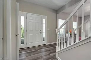 8133 Ashford Cir, North Ridgeville, OH 44039 - Photo 3