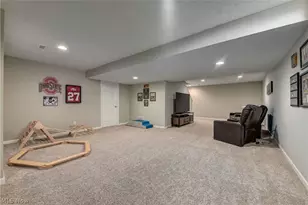 8133 Ashford Cir, North Ridgeville, OH 44039 - Photo 33