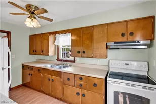2557 Fernwood Rd, Wintersville, OH 43953 - Photo 9