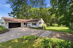 3426 Parkridge Cir NW, Canton, OH 44718 - Photo 3
