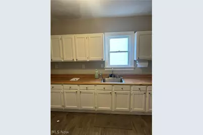679 Wooster Road W, Barberton, OH 44203 - Photo 5