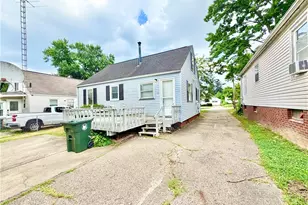 1611 27th St NE, Canton, OH 44714 - Photo 3