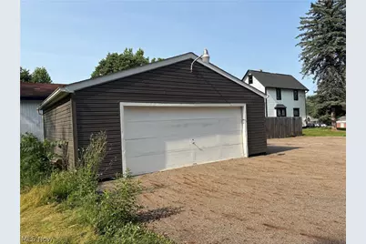 8307 Cleveland Avenue NW, Canton, OH 44720 - Photo 21