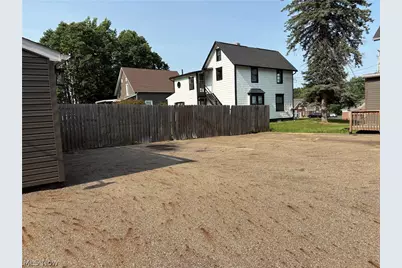 8307 Cleveland Avenue NW, Canton, OH 44720 - Photo 23